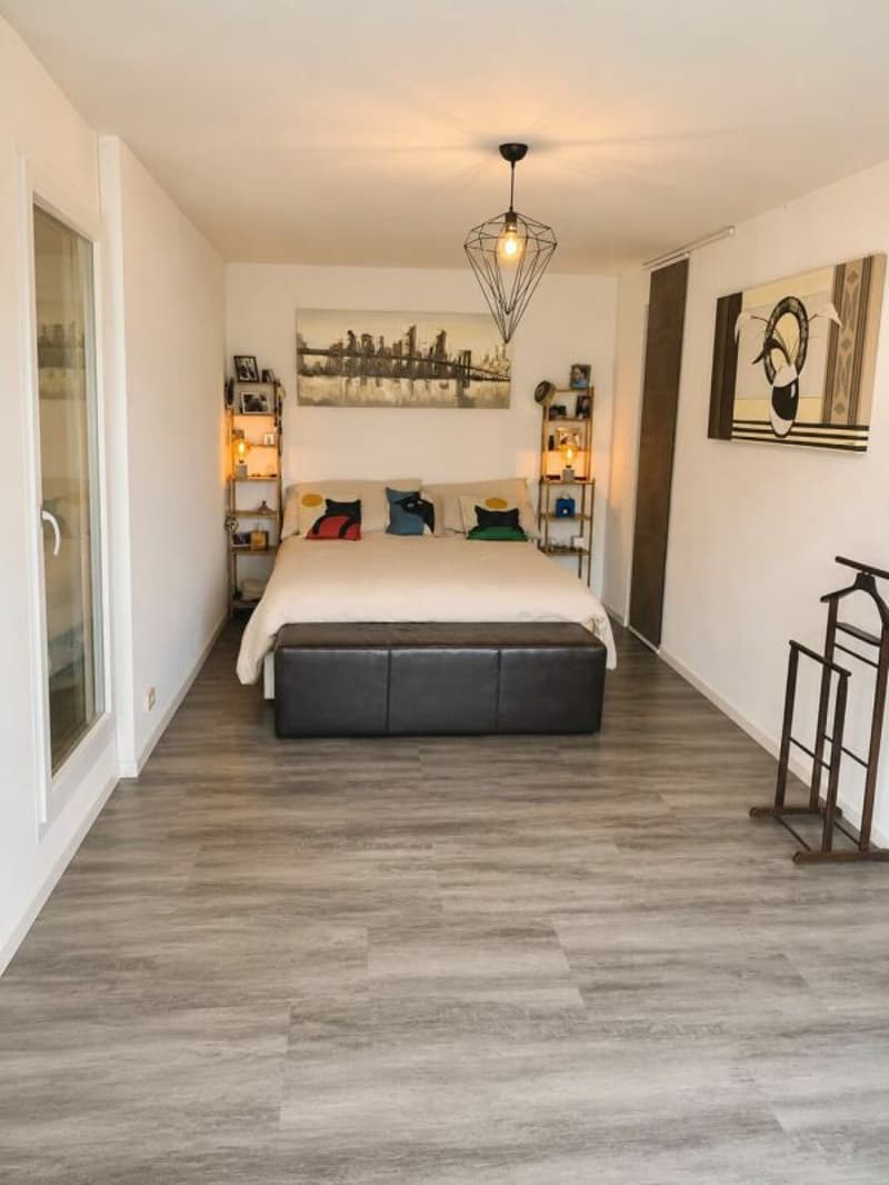 Magnifique duplex en attique de 4,5 pièces avec terrasses - Chemin des Longins 25 à Cornaux (11)