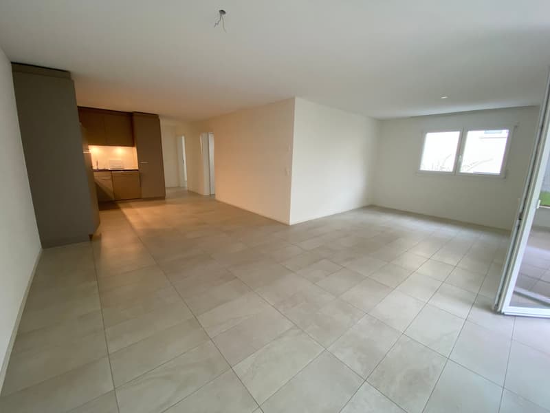 Moderne 3.5-Zimmer-Gartenwohnung mit 26 m² Sitzplatz (8)