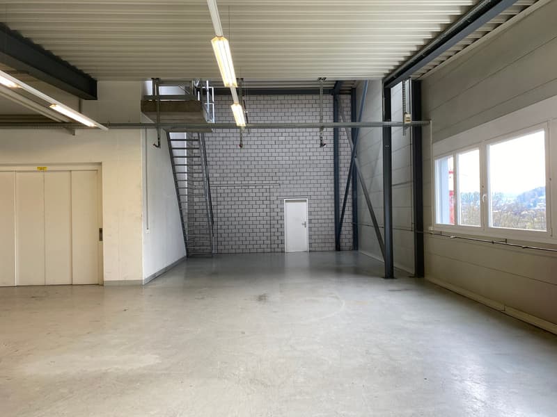 Modern commercial premises in a central location (22)
