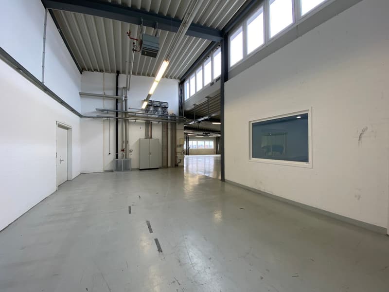 Modern commercial premises in a central location (29)