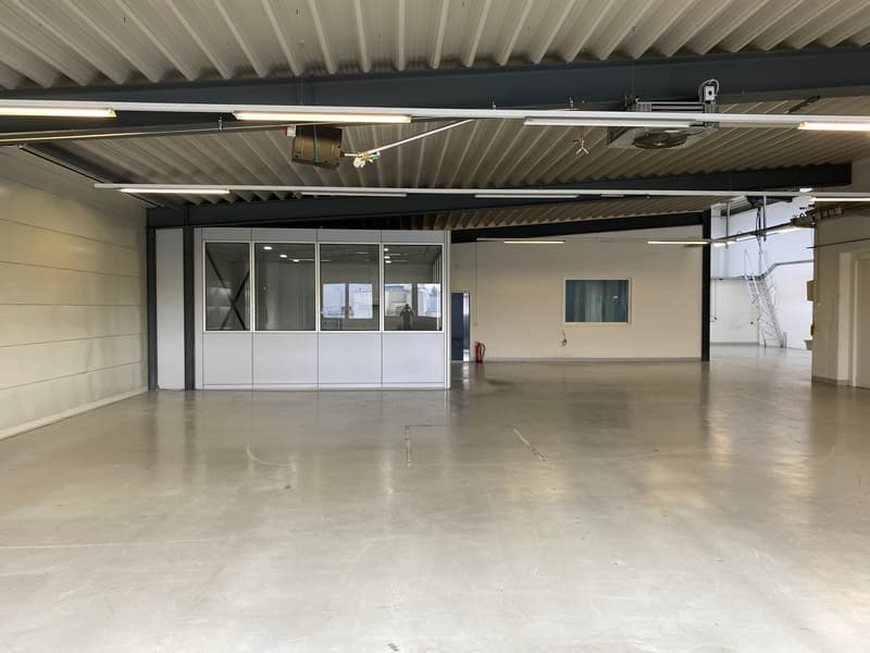 Modern commercial premises in a central location (21)