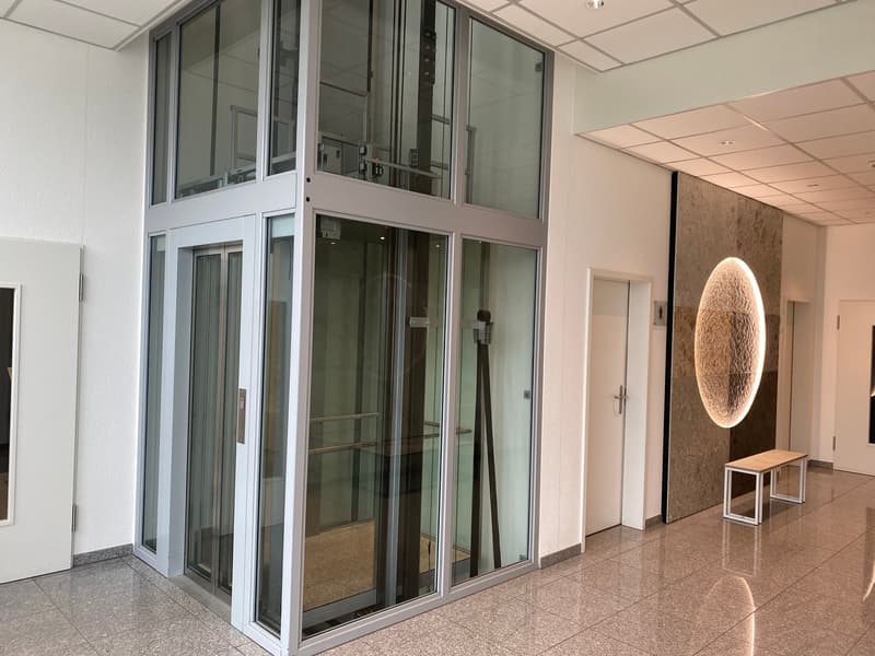 Modern commercial premises in a central location (4)