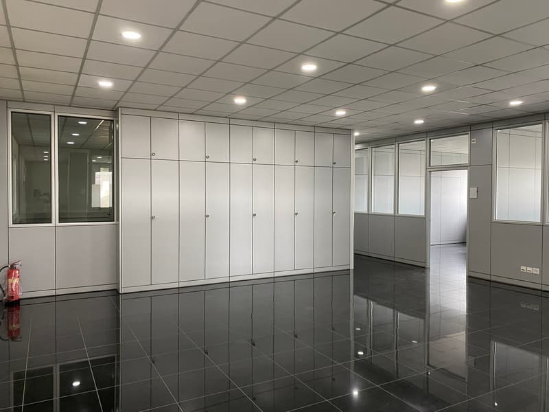 Modern commercial premises in a central location (7)