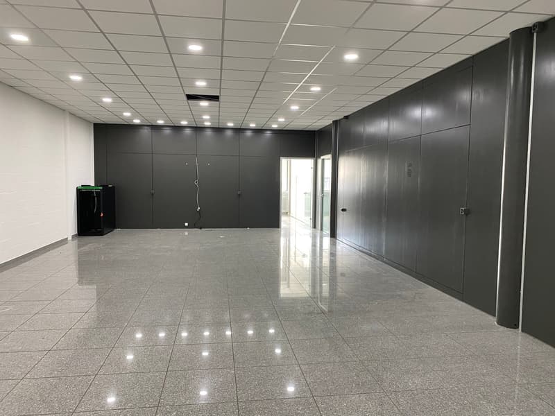 Modern commercial premises in a central location (3)
