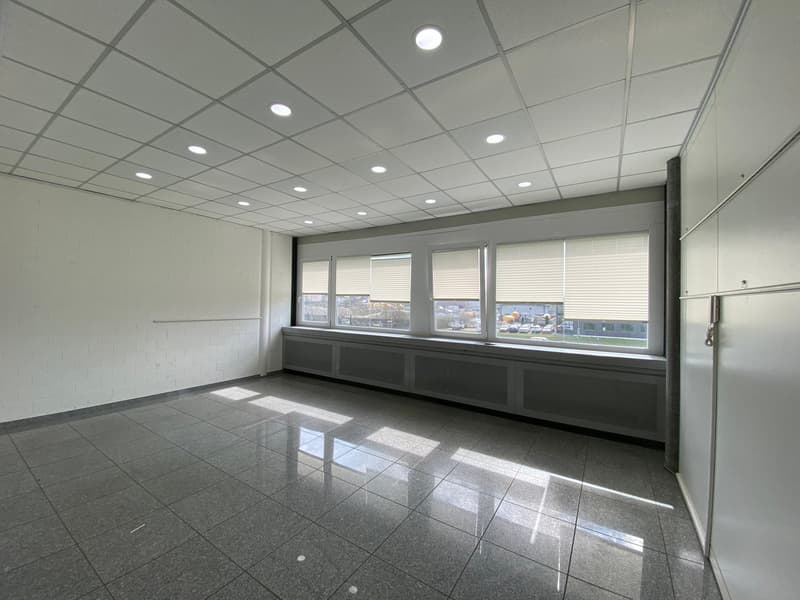 Modern commercial premises in a central location (4)