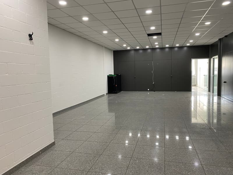 Modern commercial premises in a central location (6)