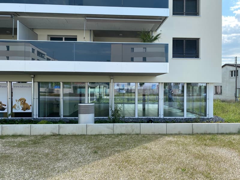 Espace commercial au centre de Schötz (2)