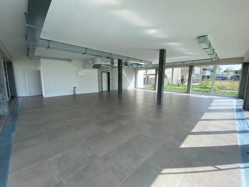 Espace commercial au centre de Schötz (3)