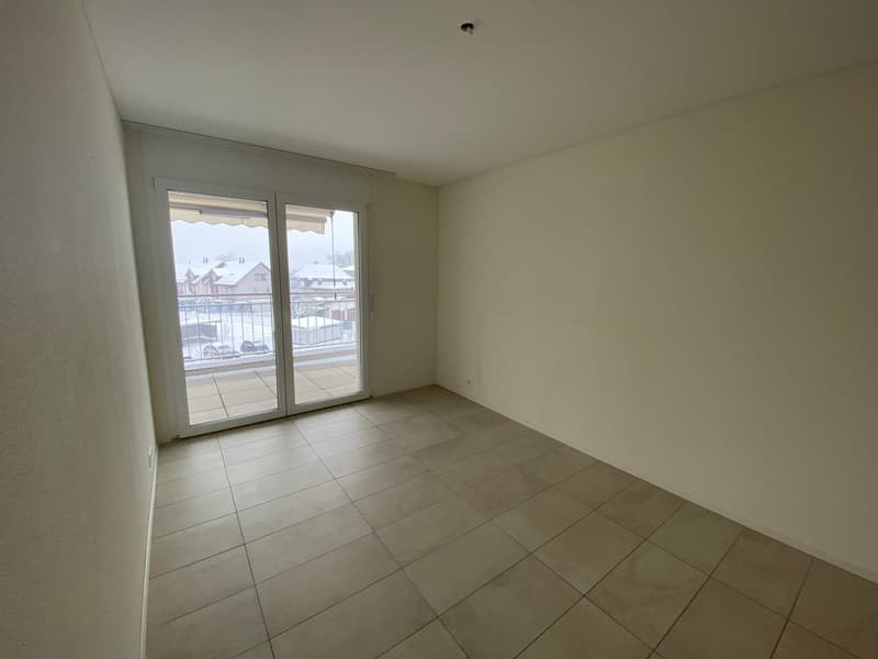 Moderne 2.5-Zimmer-Wohnung mit Balkon in Safenwil (11)