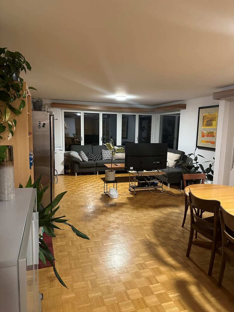 Wohnzimmer möbliert