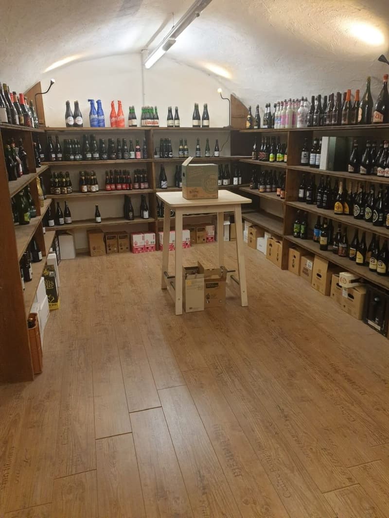 Dal 1.7./1.8./1.9. - Carino locale commerciale, boutique o ufficio (4)