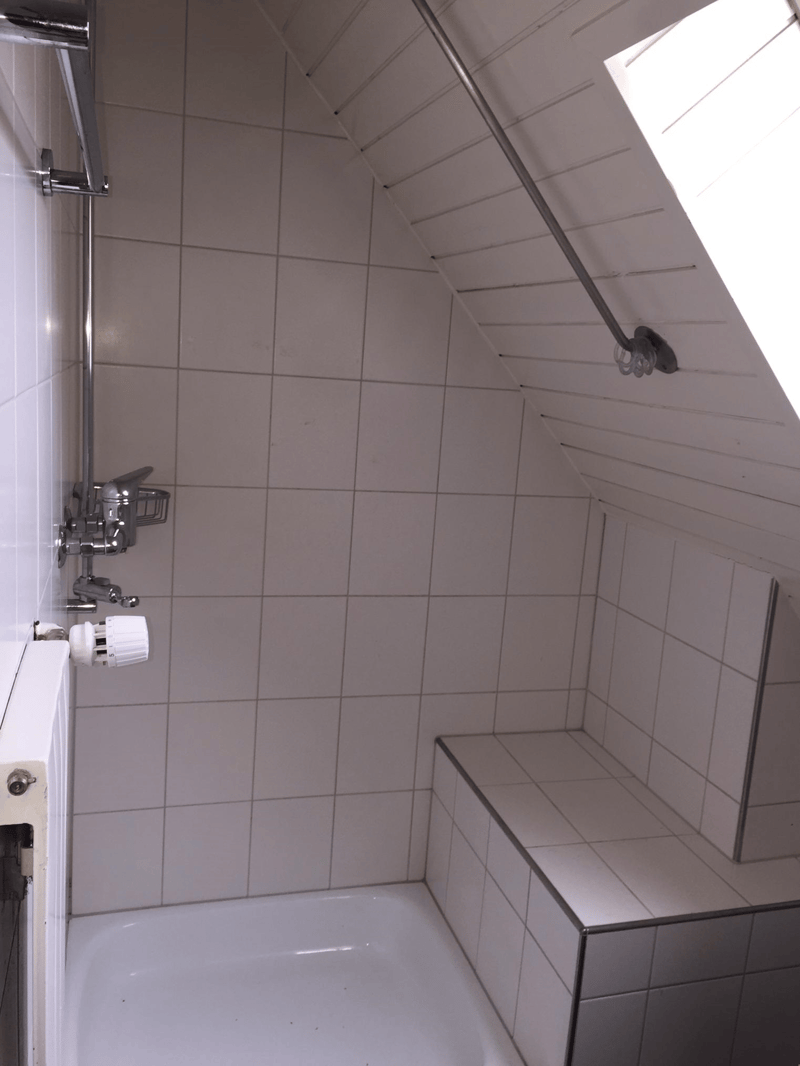 Badezimmer mit Dusche