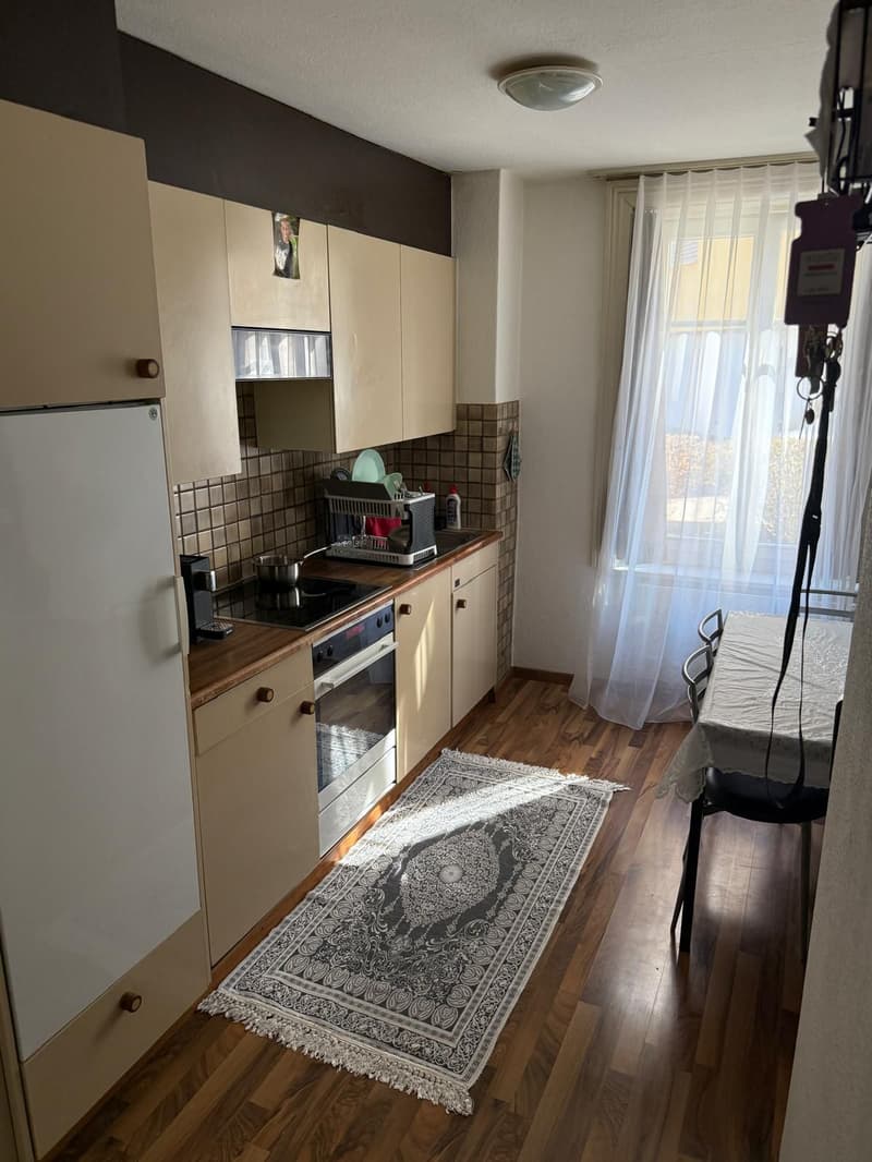 Per 1.7. - Charmante, praktische 3.5 Zi Wohnung (6)