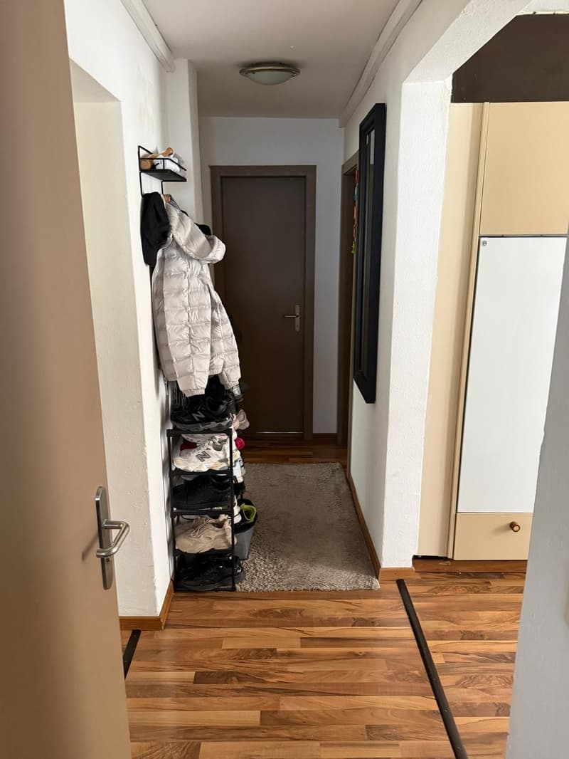 Per 1.7. - Charmante, praktische 3.5 Zi Wohnung (3)