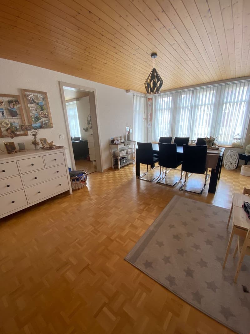 Schöne, helle Räume in der ganzen Wohnung
