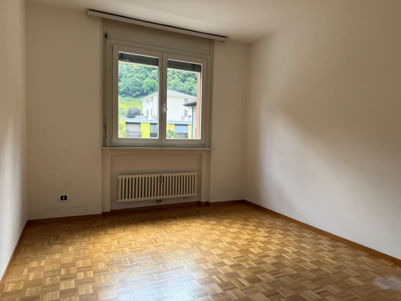 Disponibile ora - fresca di pittura, grande, spazioso appartamento di 4,5 locali con 3 ampi balconi (9)