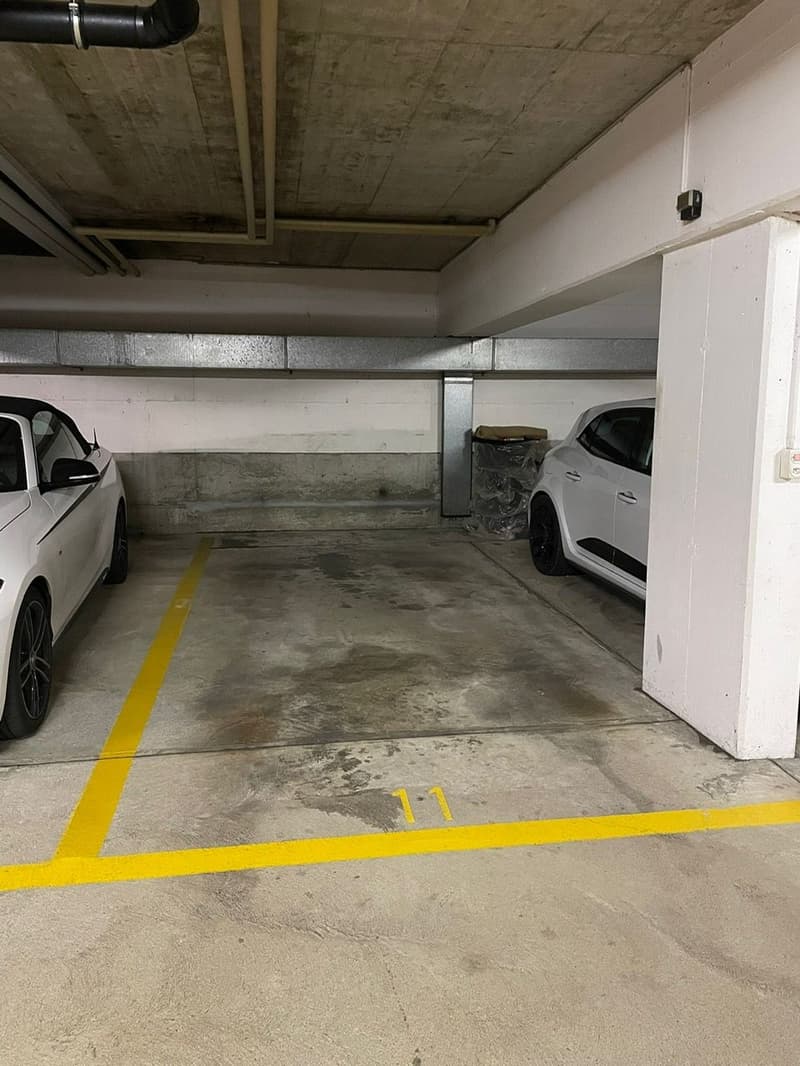 Disponibile ora - Posto auto in garage sotterraneo a Wallisellen - Vicino alla casa del dottore (3)