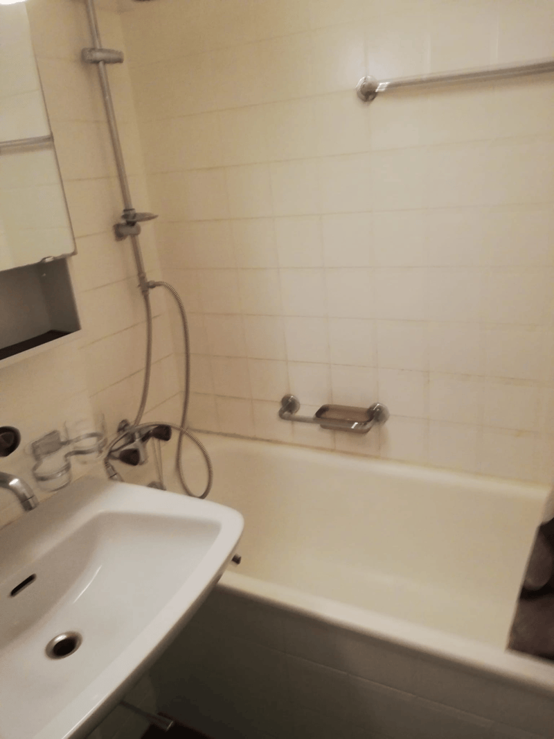 Badezimmer mit Badewanne