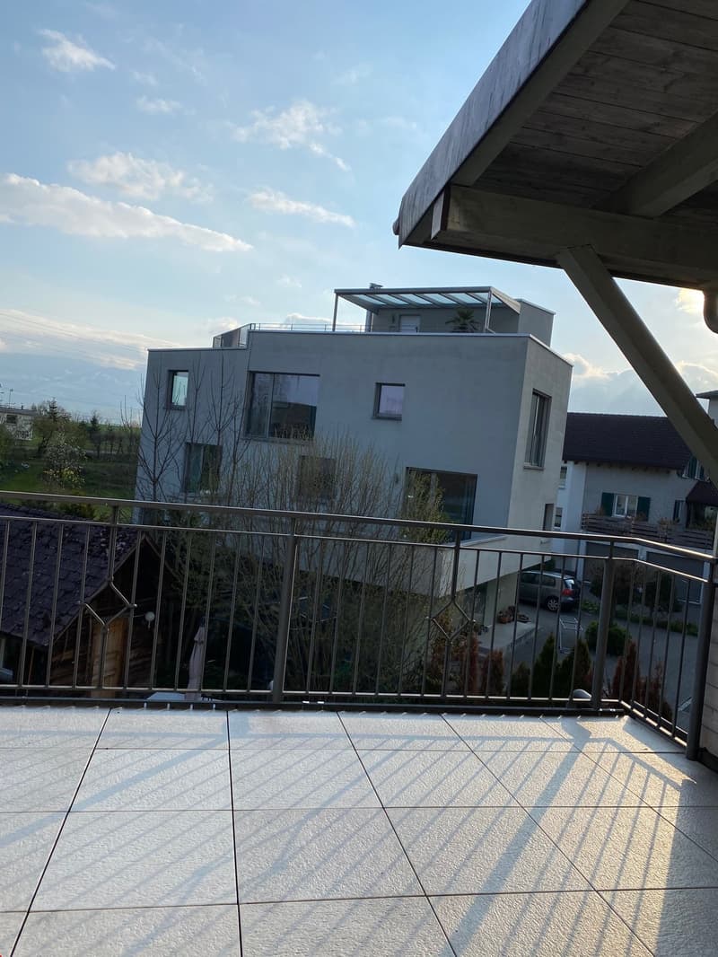 Tolle und teilweise auch überdachte Terrasse