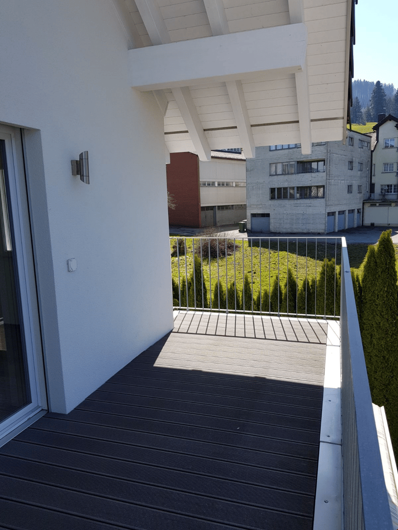 Schöner Balkon mit Platz zum Verweilen