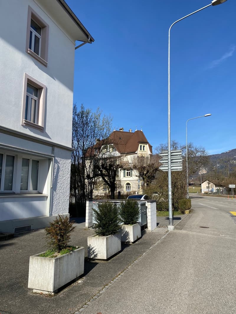 Hübsches, einladendes Haus, für den öffentlichen Verkehr gut gelegen