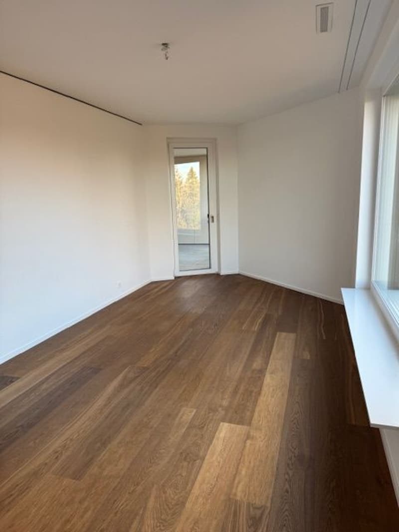 À partir du 1.10. - Appartement stylé de 3.5 pièces avec 95 m2 et grande loggia de 35 m2, au 8e étage (19)