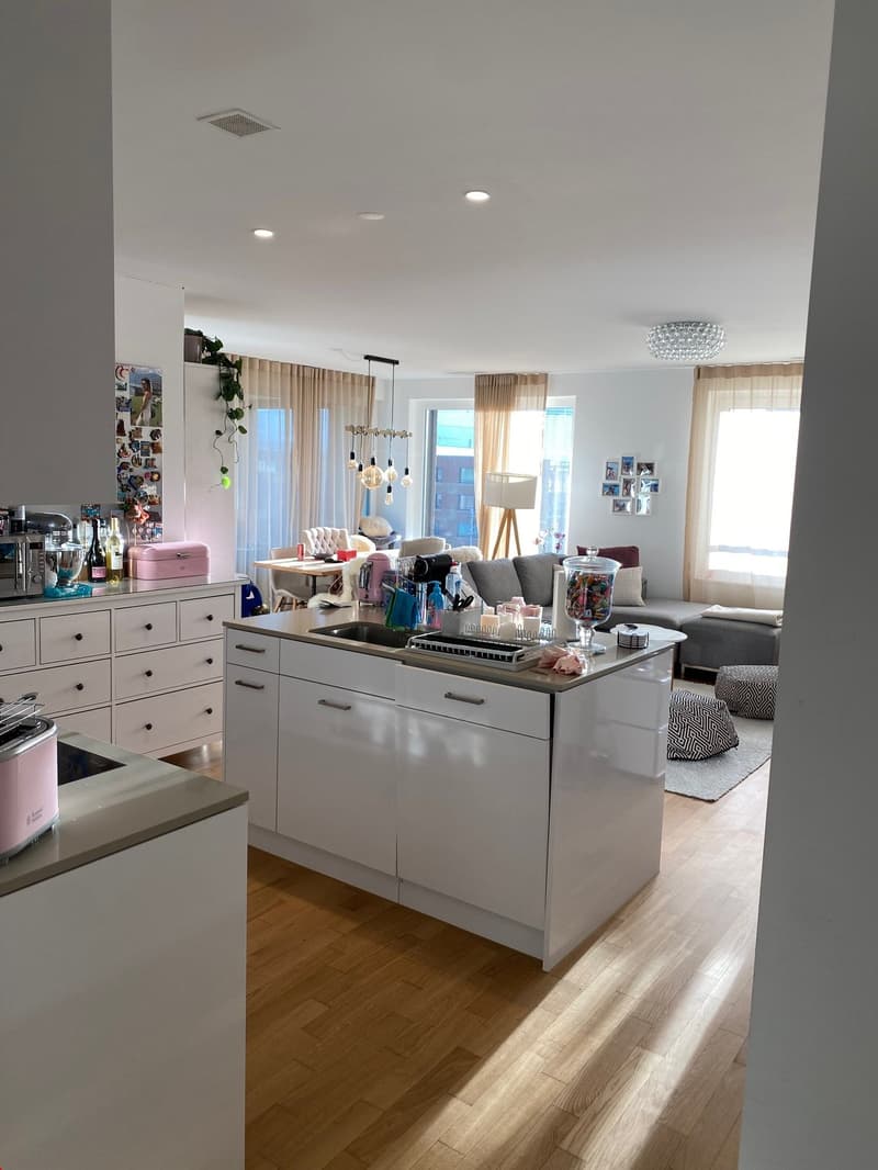 Blick vom Eingangsbereich in die tolle Wohnung