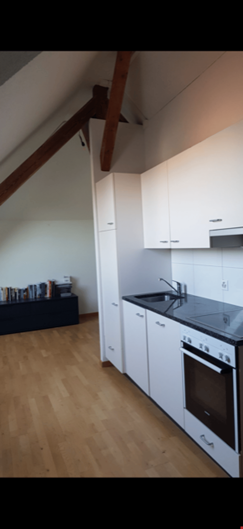 Moderne Küche mit guten Geräten und viel Arbeitsfläche