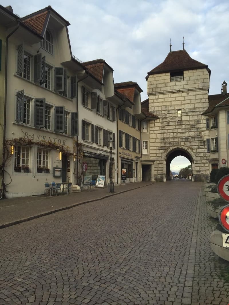 Altstadt mit schönen, historischen Bauten wie das Baseltor