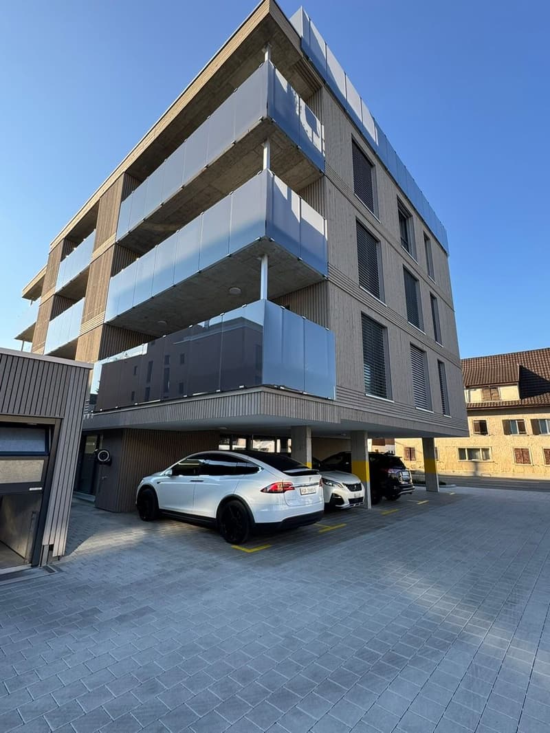 Ab 1.12. - 80 m2 grosse, tolle 3.5 Zi Wohnung mit 17 m2 Terrasse/Balkon (3)