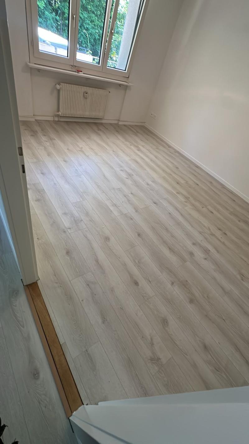 Ab 1.2./1.3. - Schöne 2.5 Zi Wohnung mit Balkon, grosse Einzelgarage (14)