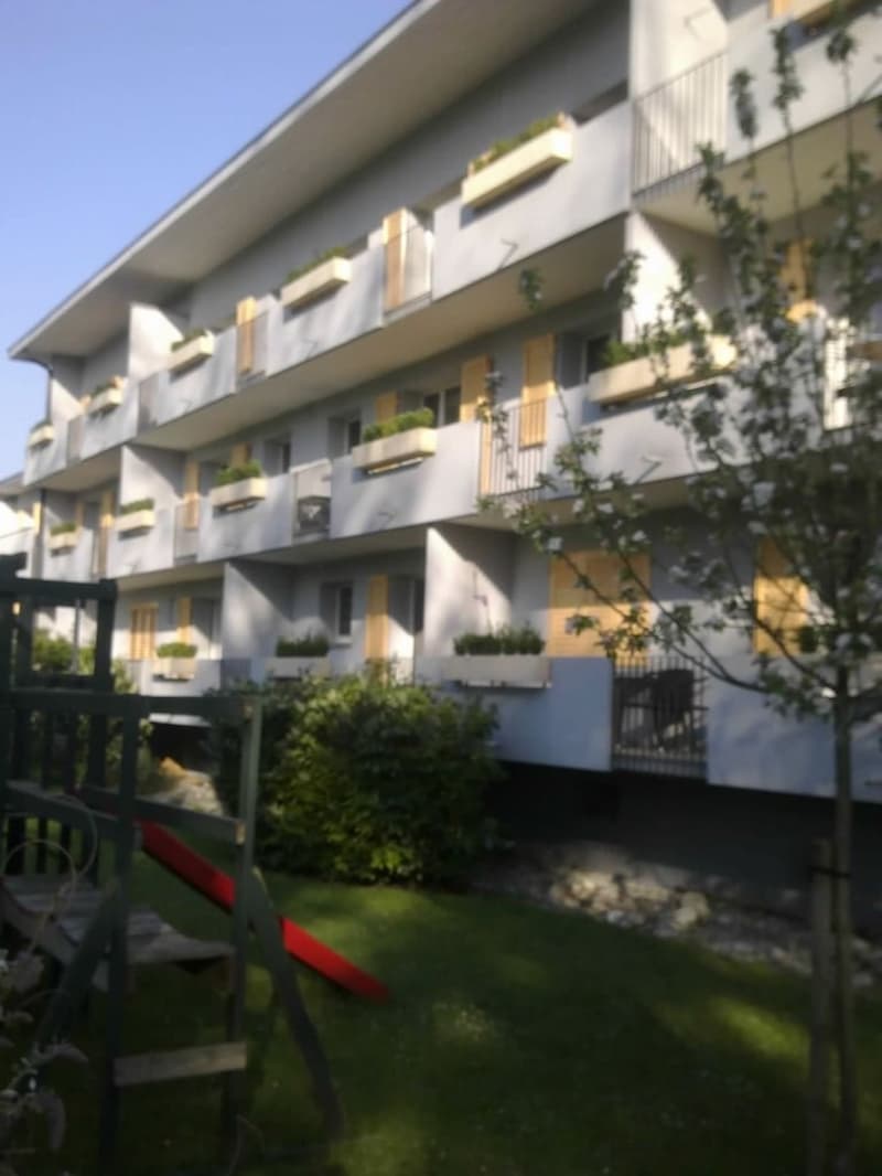 Ab 1.2./1.3. - Schöne 2.5 Zi Wohnung mit Balkon, grosse Einzelgarage (21)