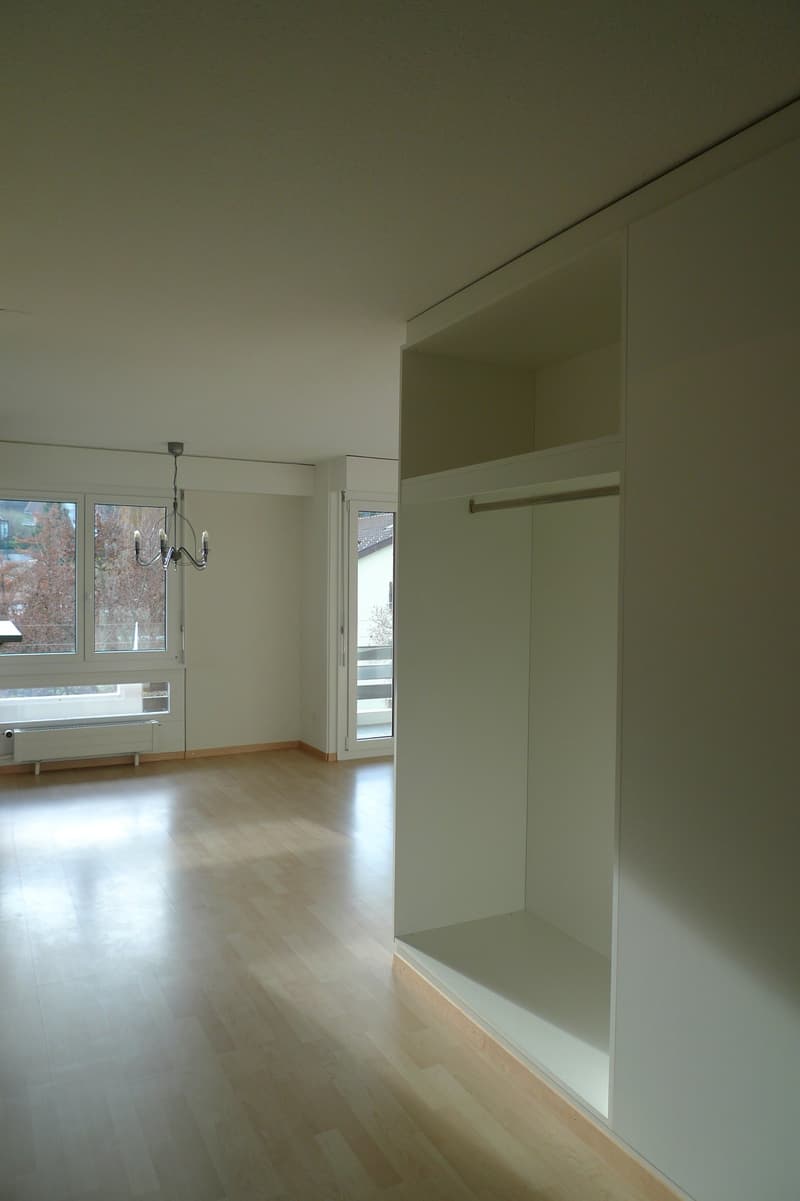 Korridor mit Blick Richtung Garderobe und Essplatz