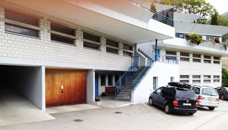 Grosszügige Garage abschliessbar mit Licht, Steckdose, Funksender, etc. (8)