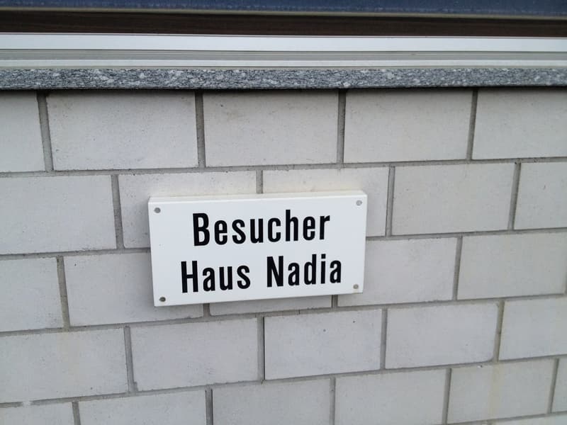 Grosszügige Garage abschliessbar mit Licht, Steckdose, Funksender, etc. (13)