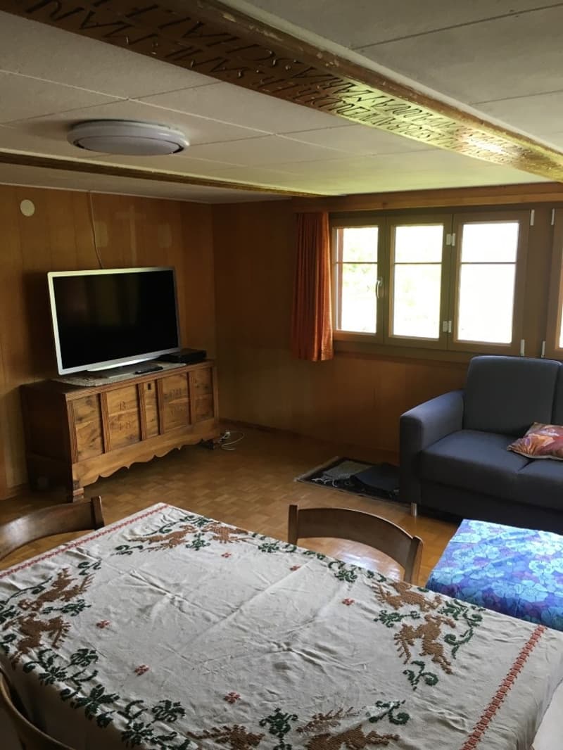 Rustikale 4.5-Zimmer-Wohnung mit Garten und Panoramablick (3)