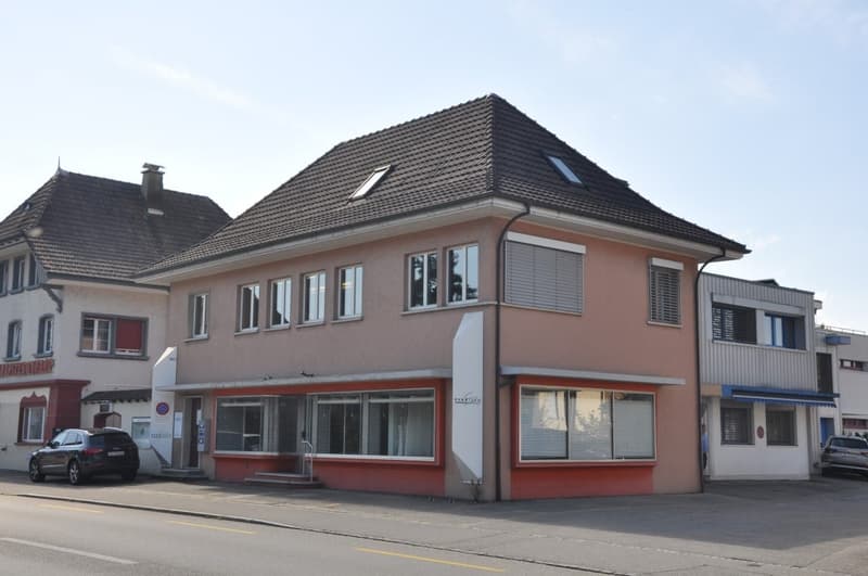 Locale commerciale ufficio pratica situato in Bernstrasse 183 (1)