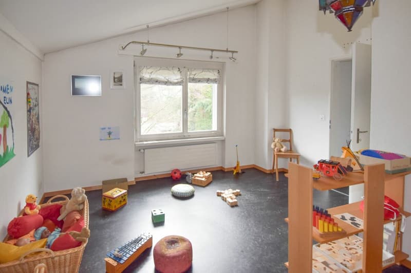 A home full of warmth, security, and joy of life (16)