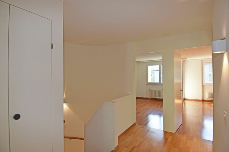 City-near and cozy family house (7)