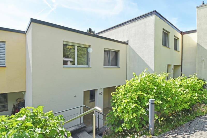 City-near and cozy family house (14)