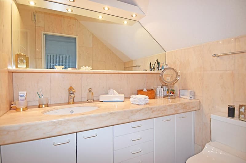 Cozy Home with Panoramic View (5)