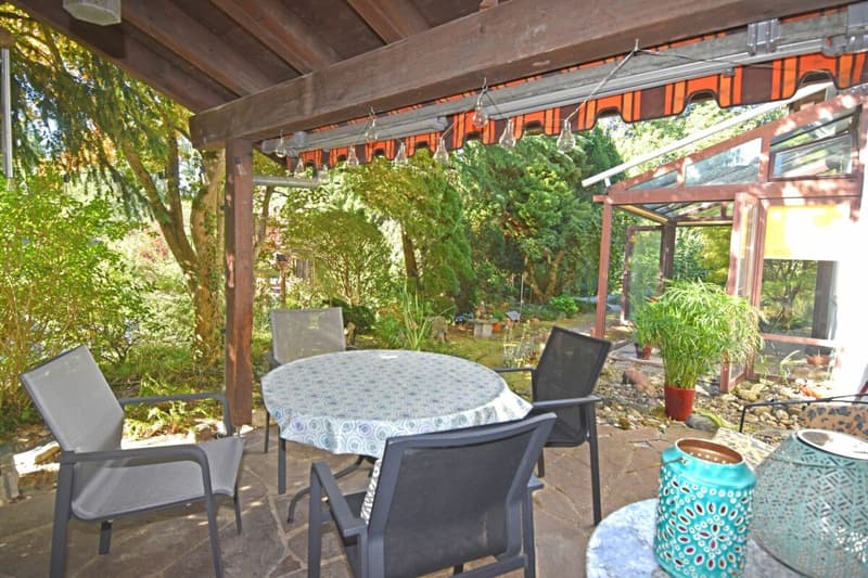 Freistehendes Einfamilienhaus mit idyllischem Garten (3)