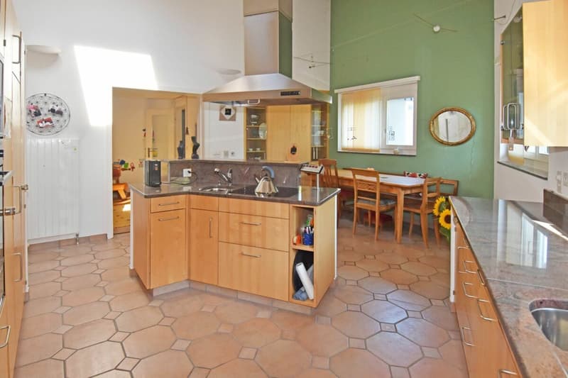 Freistehendes Einfamilienhaus mit idyllischem Garten (12)