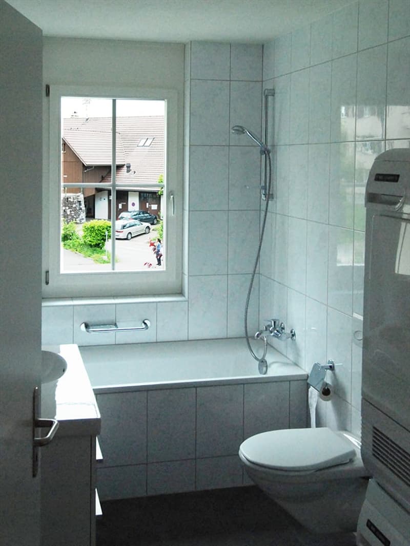 Moderne 4.5 Zimmer-Wohnung im Dorfkern von Aeugst am Albis (5)