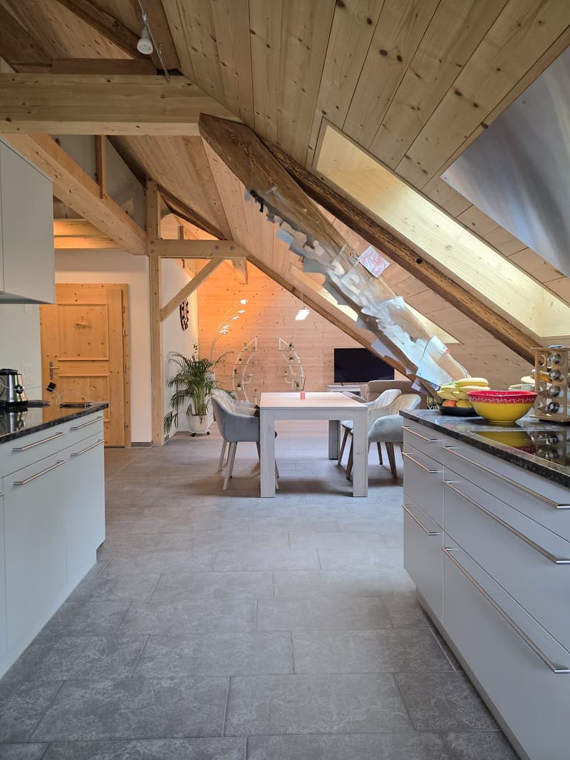 Naturnahes Wohnen unter dem Dach – stilvolle 4.5-Zi-Wohnung mit Flair (9)