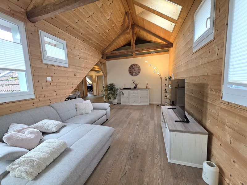 Naturnahes Wohnen unter dem Dach – stilvolle 4.5-Zi-Wohnung mit Flair (2)