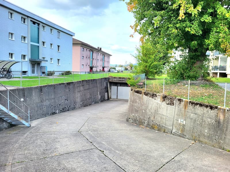 Einstellhallenplätze per sofort zu vermieten (1)