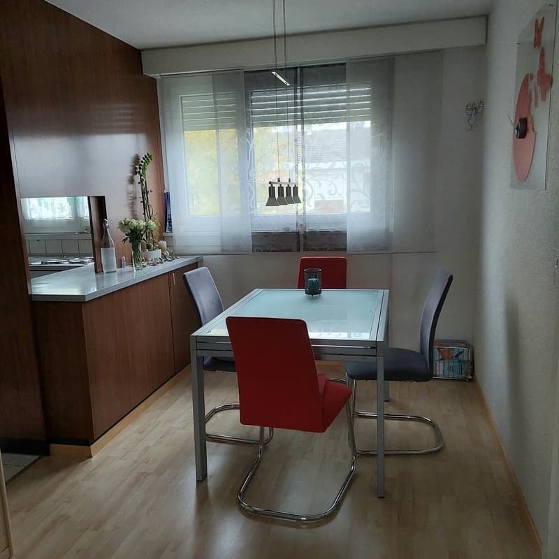 Grosszügige 4,5-Zimmerwohnung mit sonnigem Balkon (3)