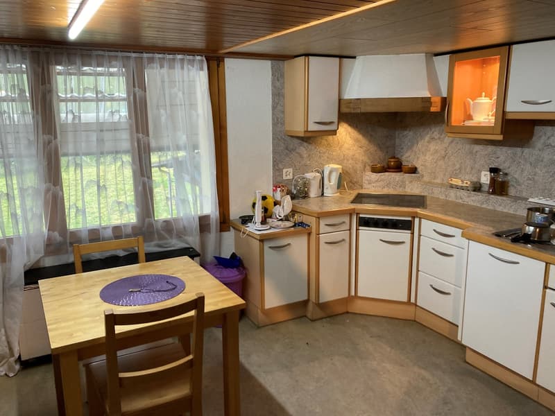 Grosszügige 3.5 Zimmerwohnung in saniertem Bauernhaus (4)