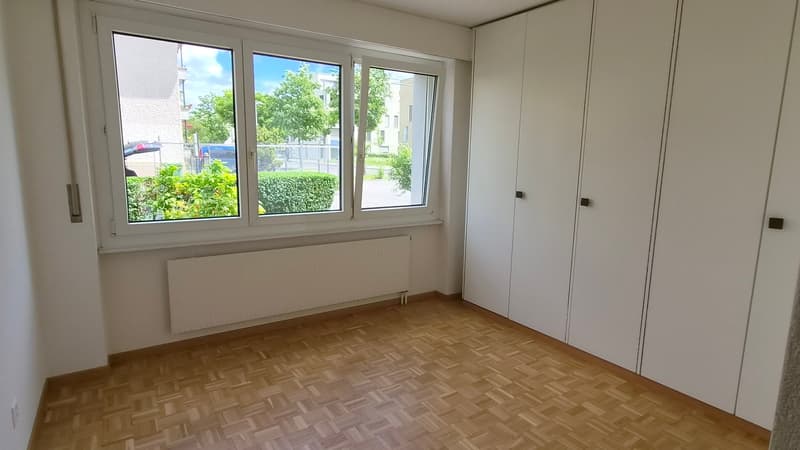 Appartement 3 pièces lumineux avec balcon dans un bon emplacement à Biel (8)